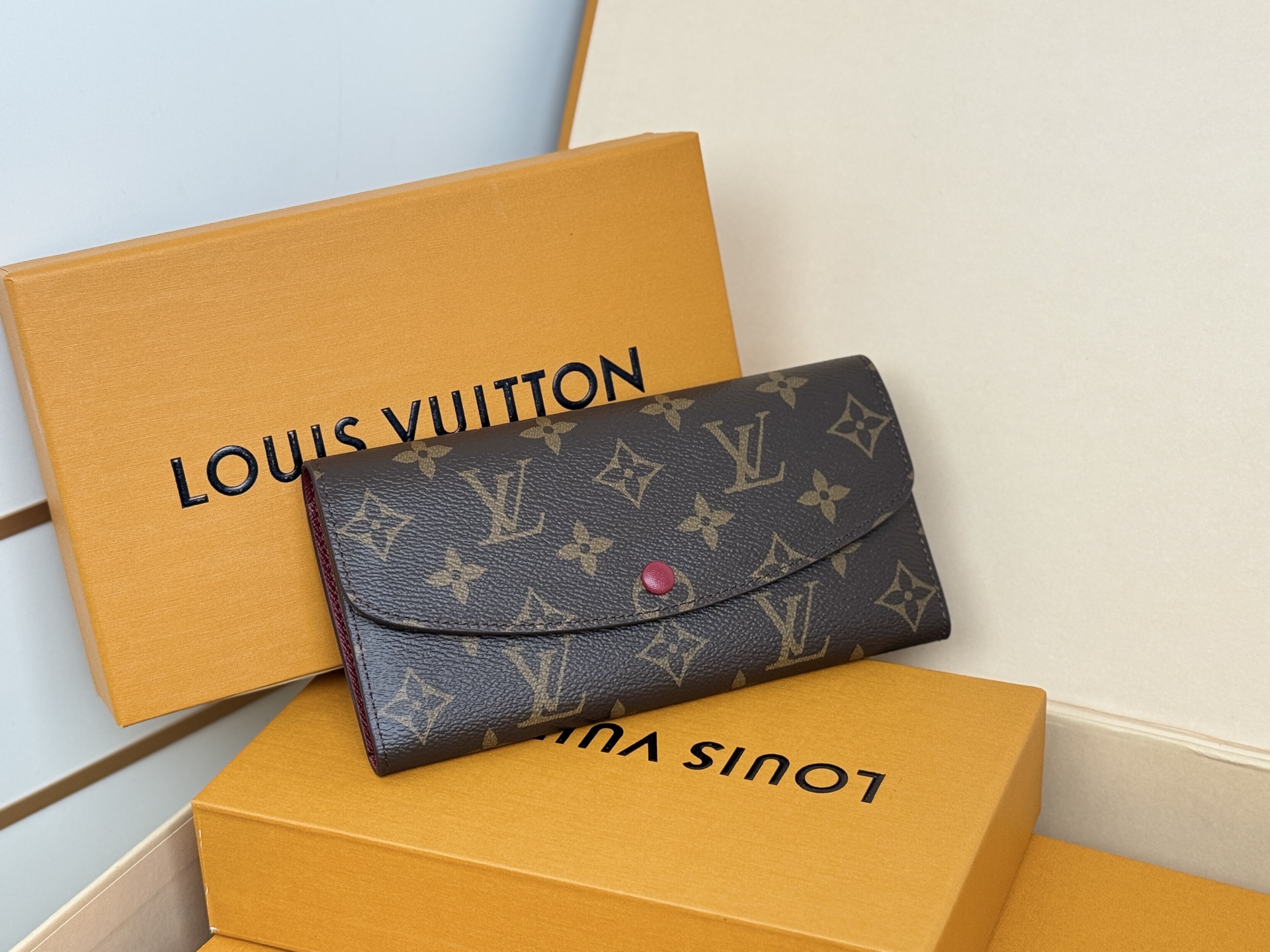 Louis Vuitton M60697 紫红 扣子 豆豆包