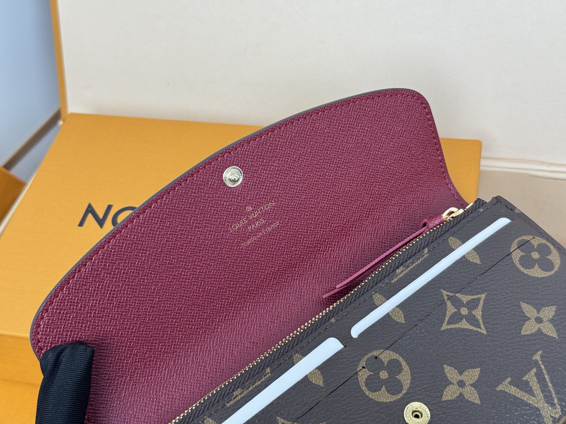 Louis Vuitton M60697 紫红 扣子 豆豆包