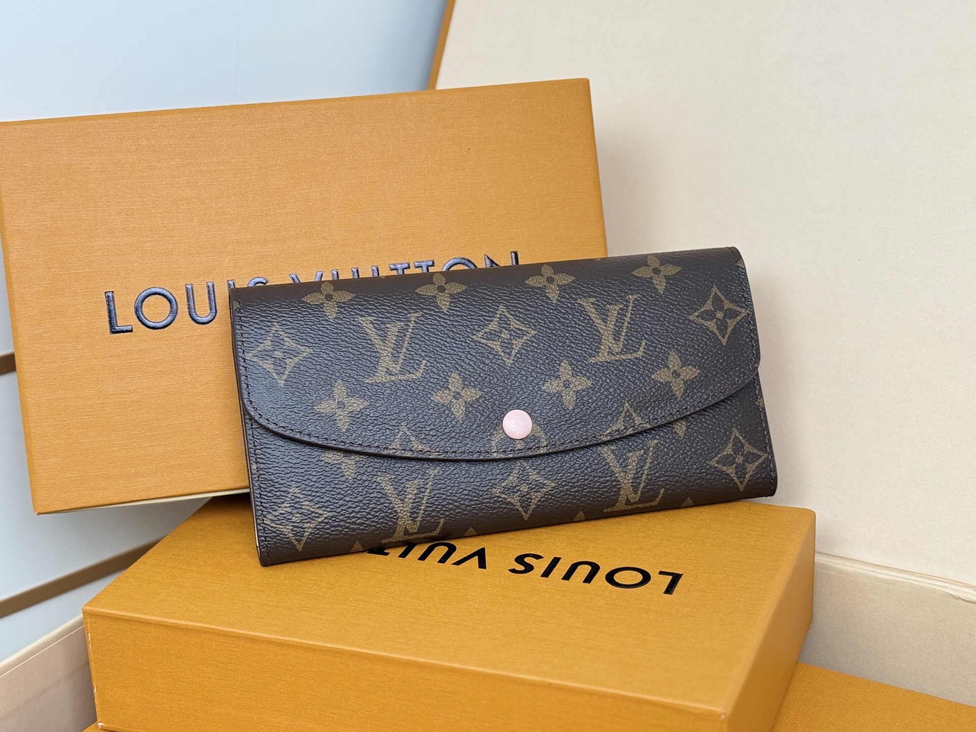 Louis Vuitton M60697 粉色 扣子 豆豆包