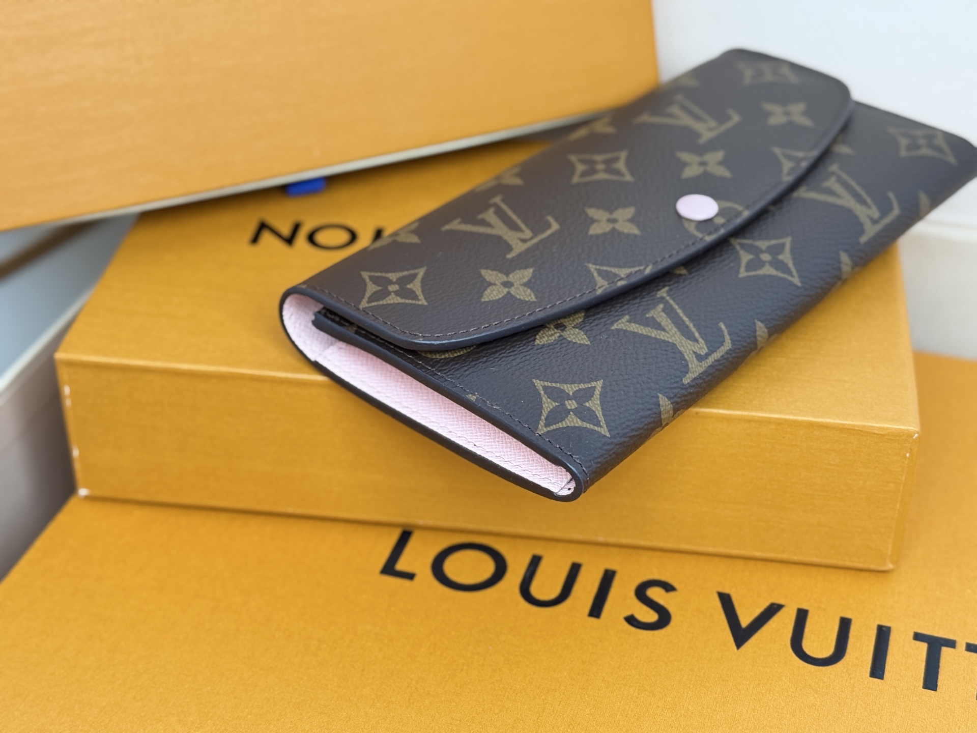 Louis Vuitton M60697 粉色 扣子 豆豆包