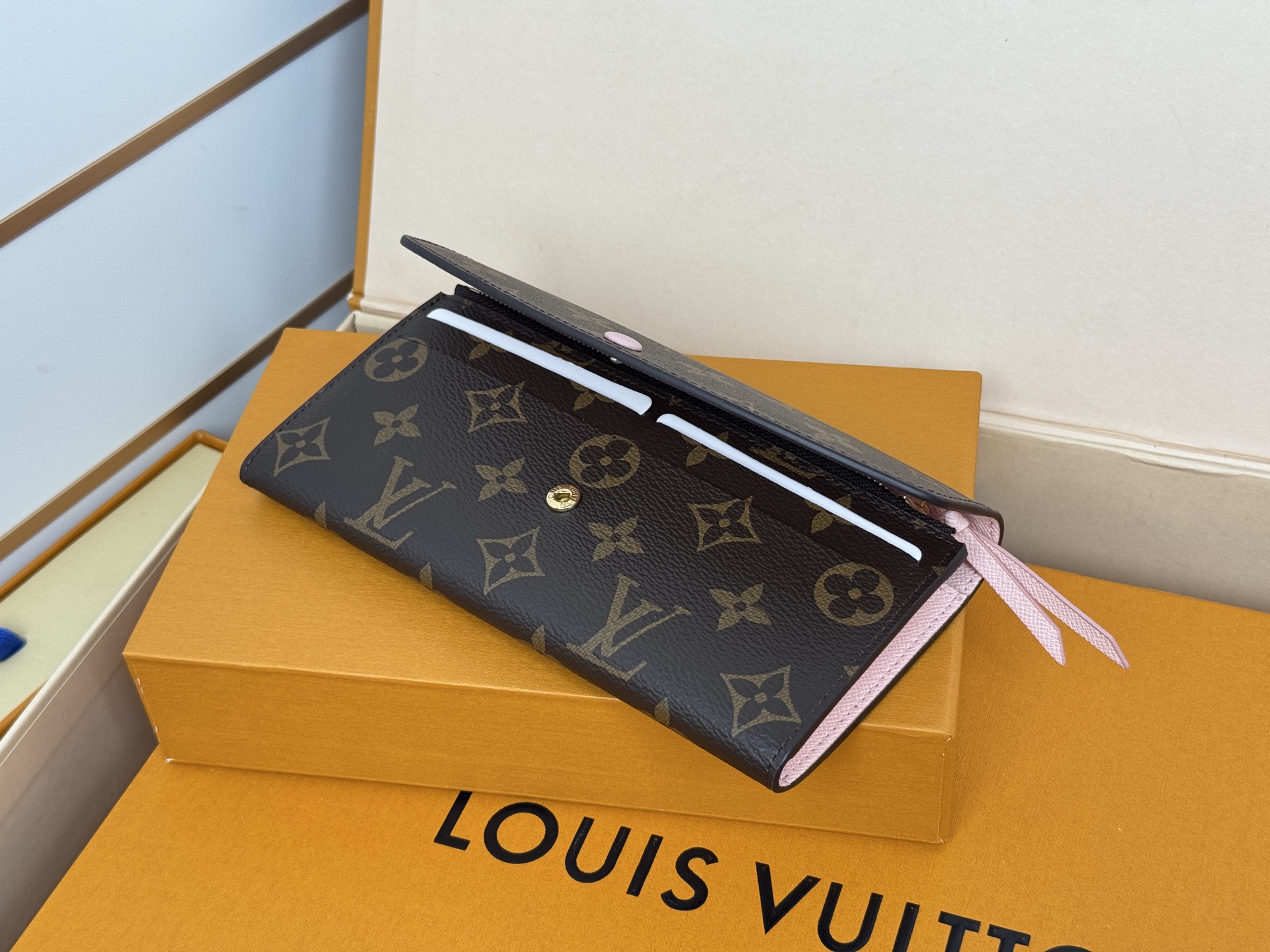 Louis Vuitton M60697 粉色 扣子 豆豆包