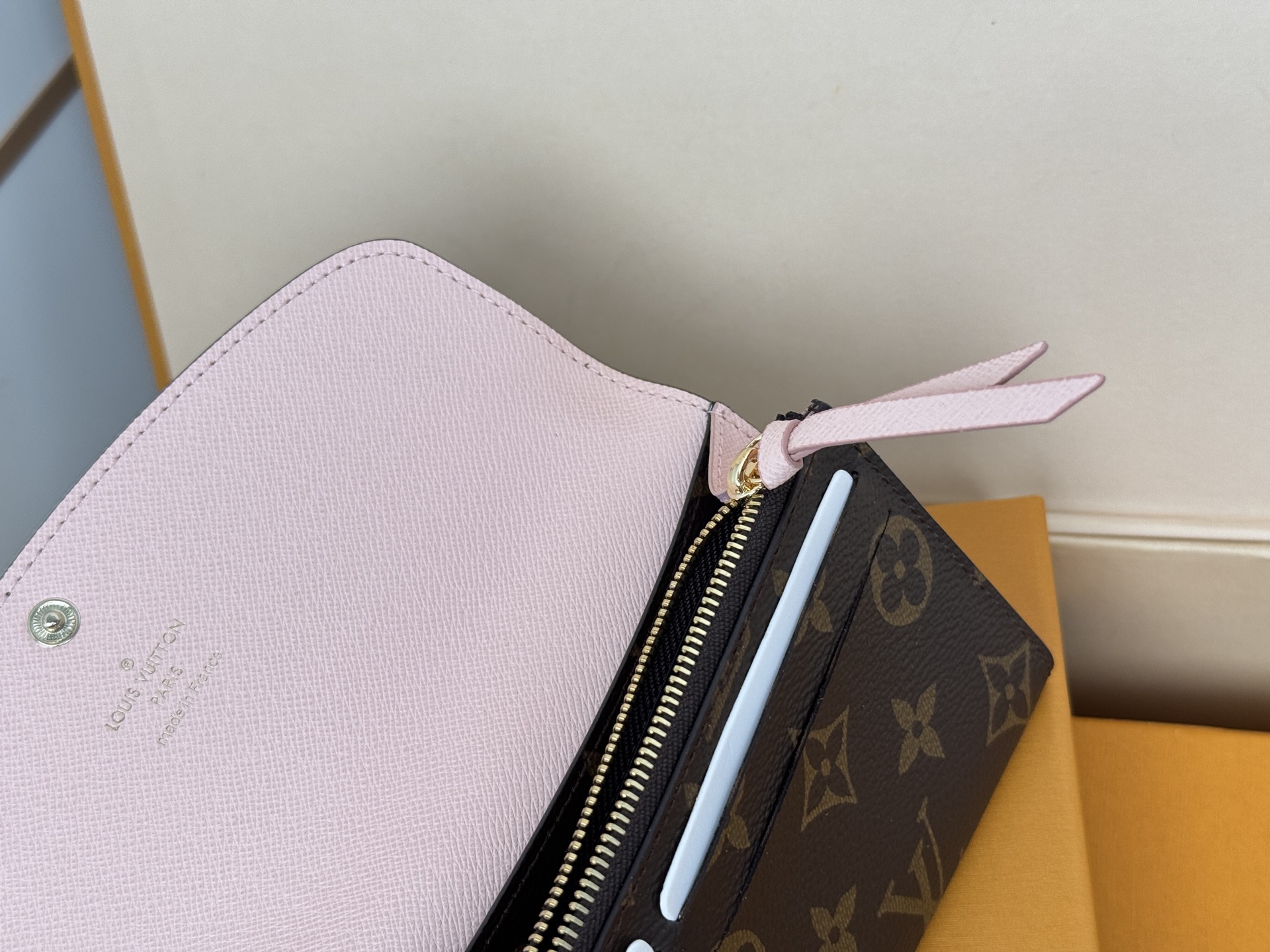 Louis Vuitton M60697 粉色 扣子 豆豆包