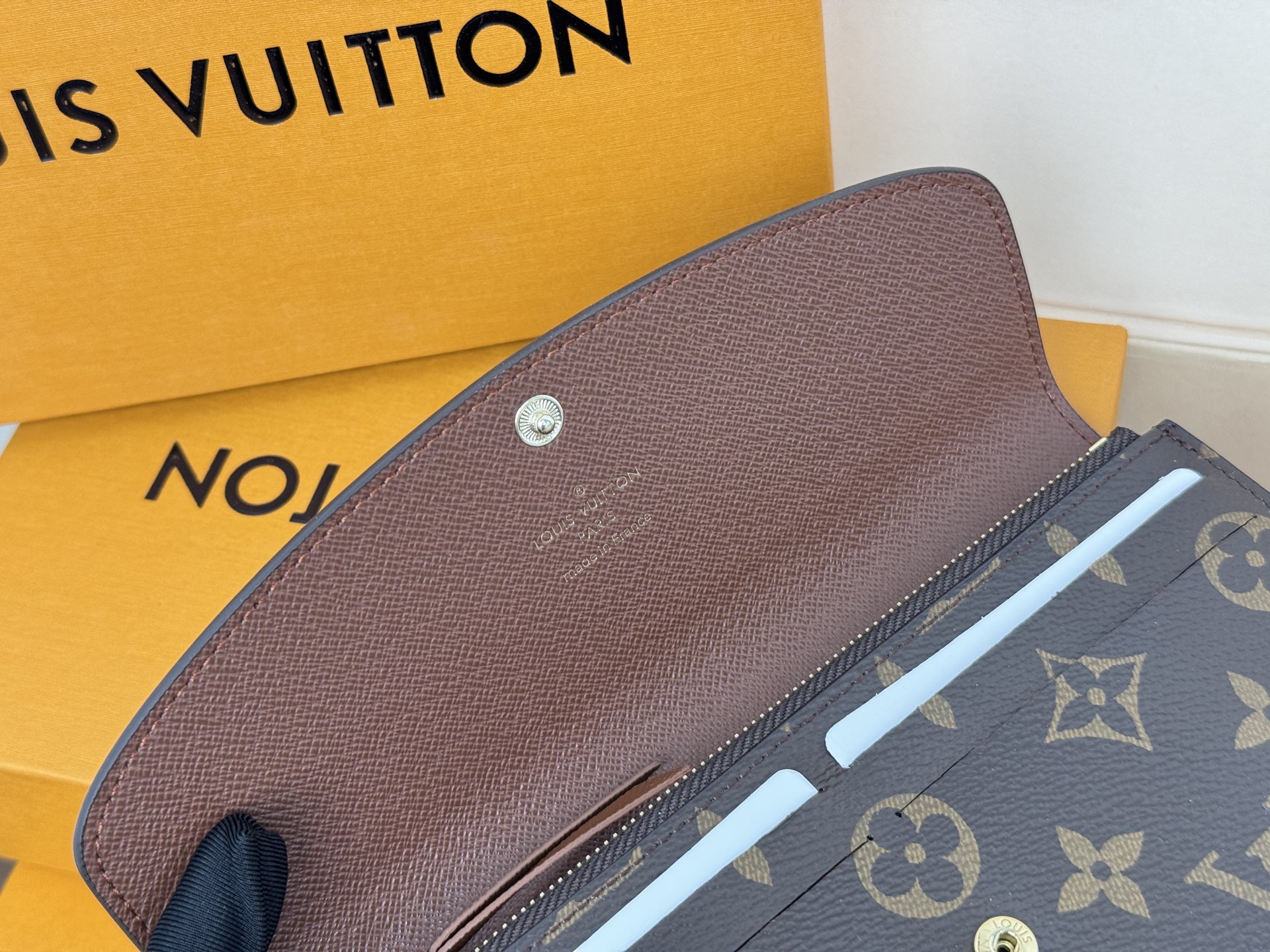 Louis Vuitton M61289 棕色 扣子 豆豆包