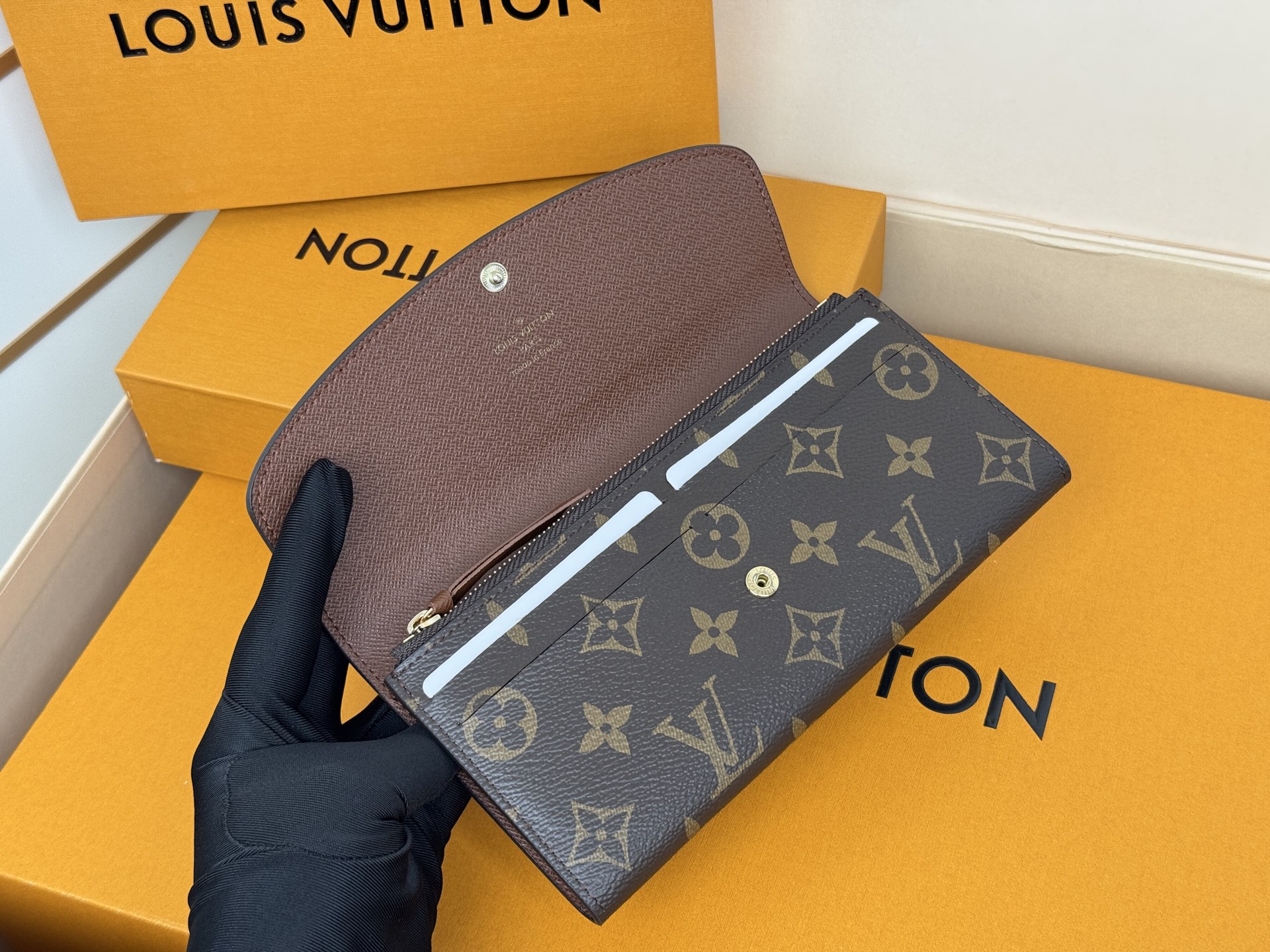 Louis Vuitton M61289 棕色 扣子 豆豆包