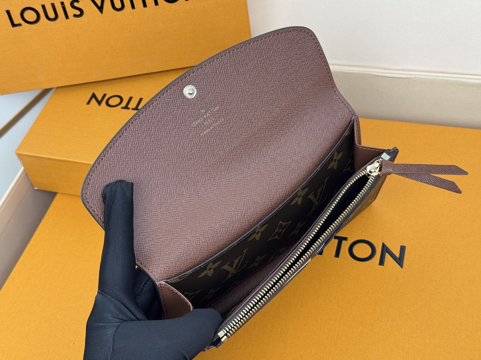 Louis Vuitton M61289 棕色 扣子 豆豆包