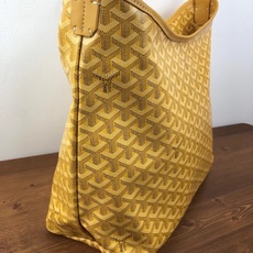 Goyard(戈雅)等待以久最新爆款。Bohème hobo流浪包出货啦!整个包型都非常适用于日常通勤的 Goyard(戈雅)等待以久最新爆款。Bohème hobo流浪包出货啦!整个包型都非常适用于日常通勤的