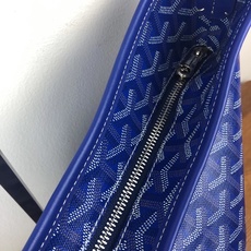 Goyard(戈雅)等待以久最新爆款。Bohème hobo流浪包出货啦!整个包型都非常适用于日常通勤的 Goyard(戈雅)等待以久最新爆款。Bohème hobo流浪包出货啦!整个包型都非常适用于日常通勤的