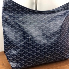 Goyard(戈雅)等待以久最新爆款。Bohème hobo流浪包出货啦!整个包型都非常适用于日常通勤的 Goyard(戈雅)等待以久最新爆款。Bohème hobo流浪包出货啦!整个包型都非常适用于日常通勤的