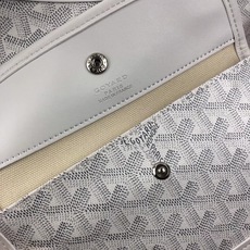 Goyard(戈雅)等待以久最新爆款。Bohème hobo流浪包出货啦!整个包型都非常适用于日常通勤的 Goyard(戈雅)等待以久最新爆款。Bohème hobo流浪包出货啦!整个包型都非常适用于日常通勤的