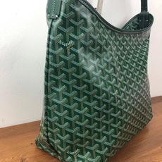 Goyard(戈雅)等待以久最新爆款。Bohème hobo流浪包出货啦!整个包型都非常适用于日常通勤的 Goyard(戈雅)等待以久最新爆款。Bohème hobo流浪包出货啦!整个包型都非常适用于日常通勤的