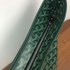 Goyard(戈雅)等待以久最新爆款。Bohème hobo流浪包出货啦!整个包型都非常适用于日常通勤的 Goyard(戈雅)等待以久最新爆款。Bohème hobo流浪包出货啦!整个包型都非常适用于日常通勤的