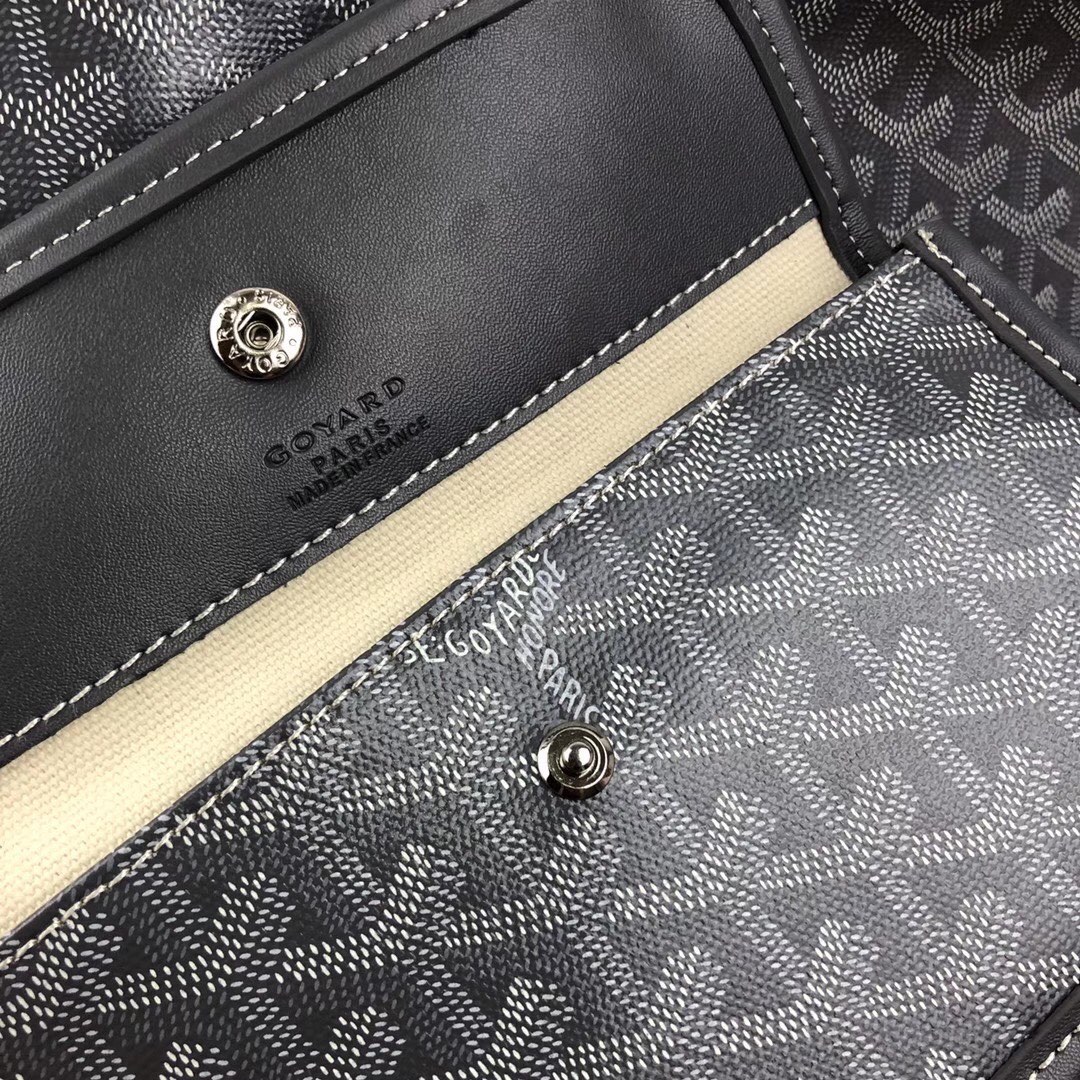 Goyard（戈雅）等待以久最新爆款。Bohème hobo流浪包出货啦！整个包型都非常适用于日常通勤的