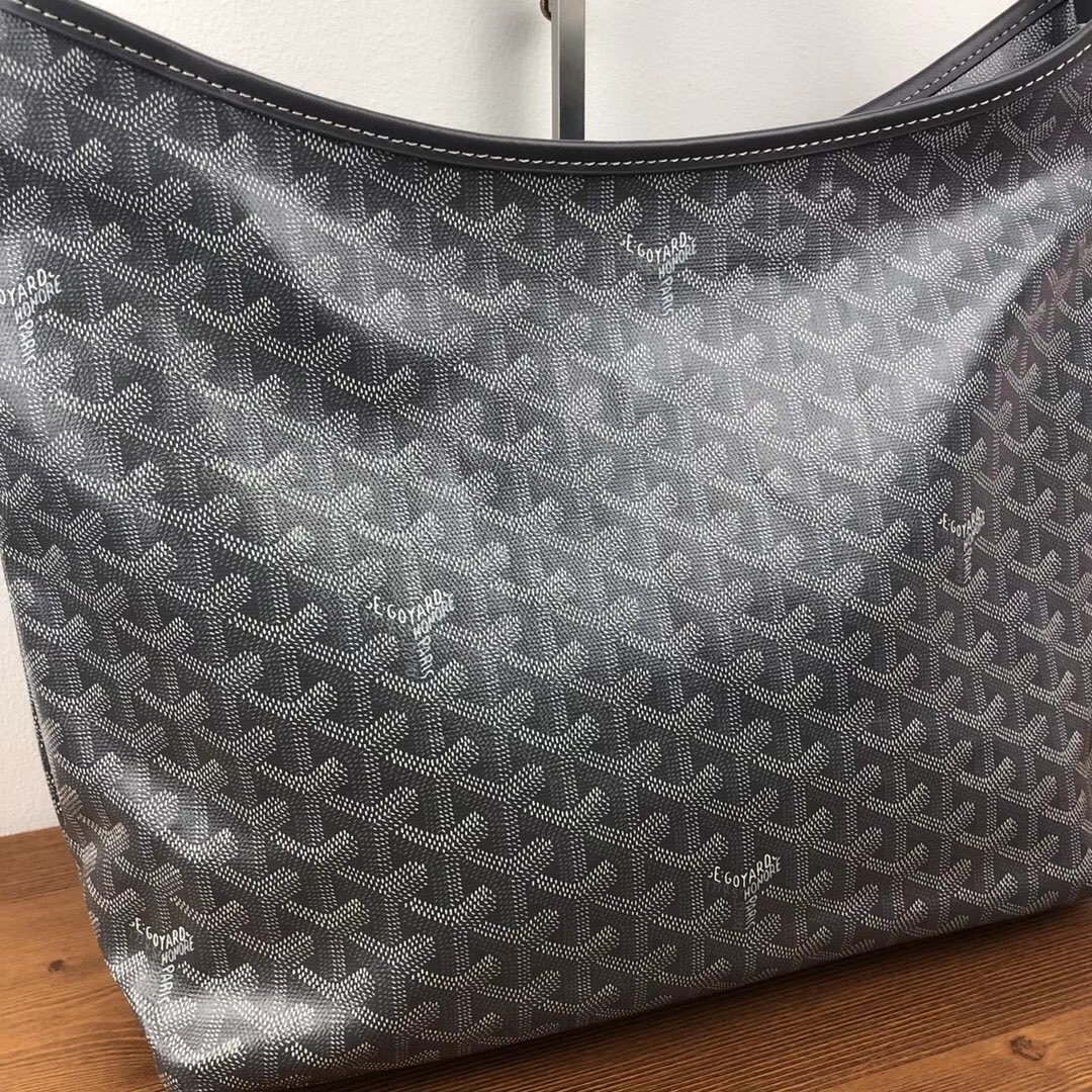 Goyard（戈雅）等待以久最新爆款。Bohème hobo流浪包出货啦！整个包型都非常适用于日常通勤的
