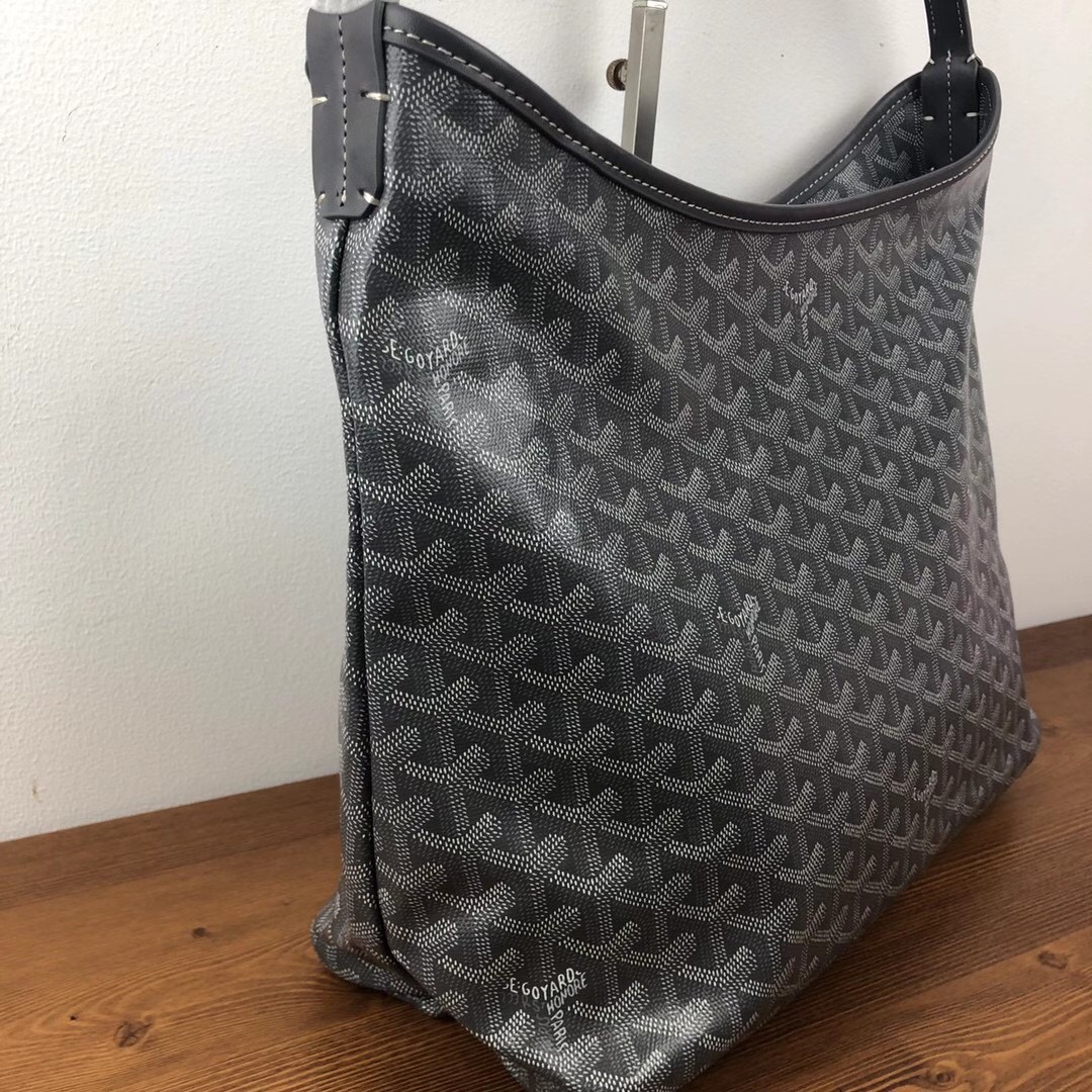 Goyard（戈雅）等待以久最新爆款。Bohème hobo流浪包出货啦！整个包型都非常适用于日常通勤的