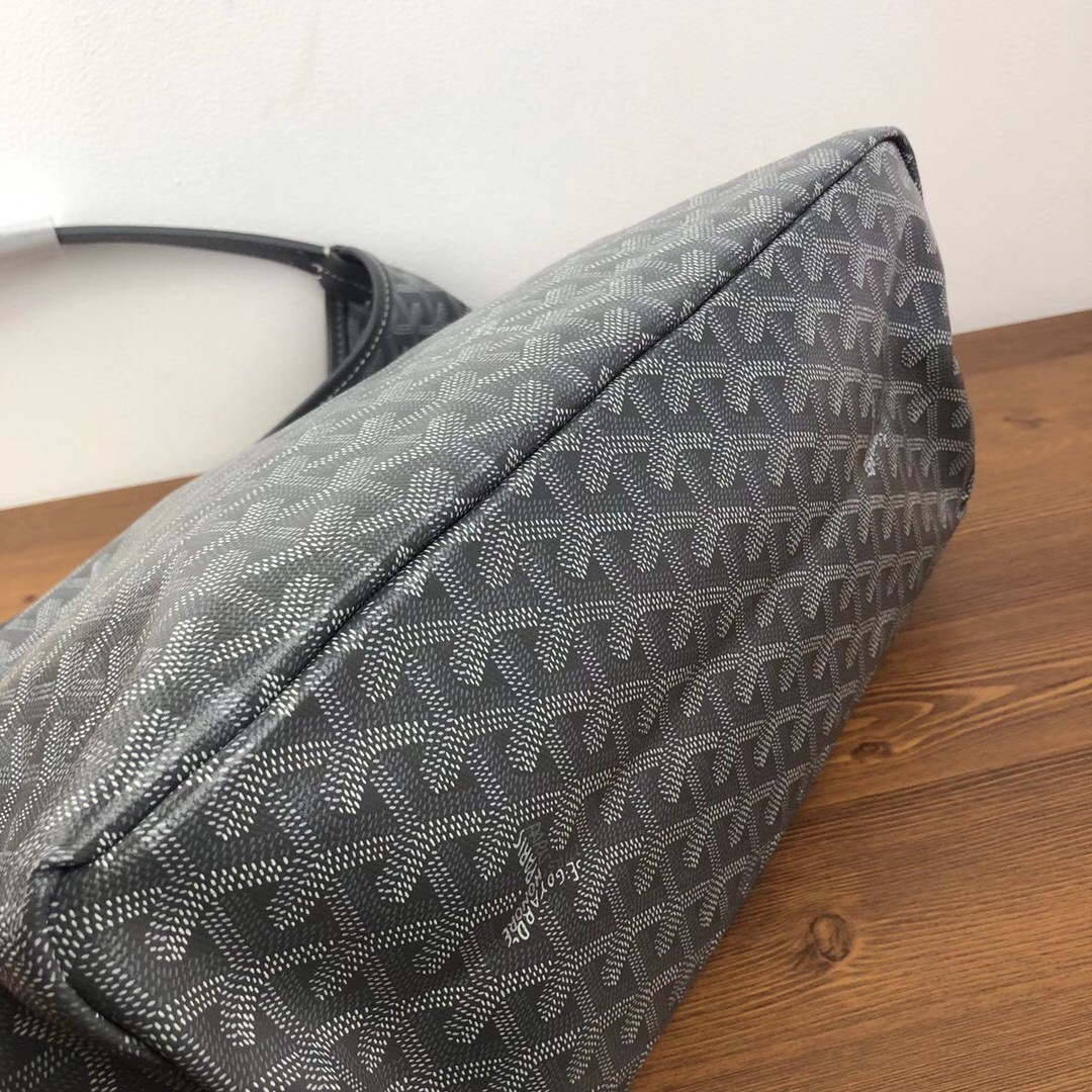 Goyard（戈雅）等待以久最新爆款。Bohème hobo流浪包出货啦！整个包型都非常适用于日常通勤的