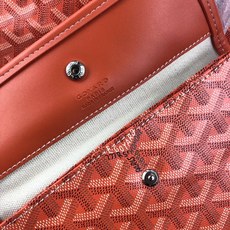 Goyard(戈雅)等待以久最新爆款。Bohème hobo流浪包出货啦!整个包型都非常适用于日常通勤的 Goyard(戈雅)等待以久最新爆款。Bohème hobo流浪包出货啦!整个包型都非常适用于日常通勤的