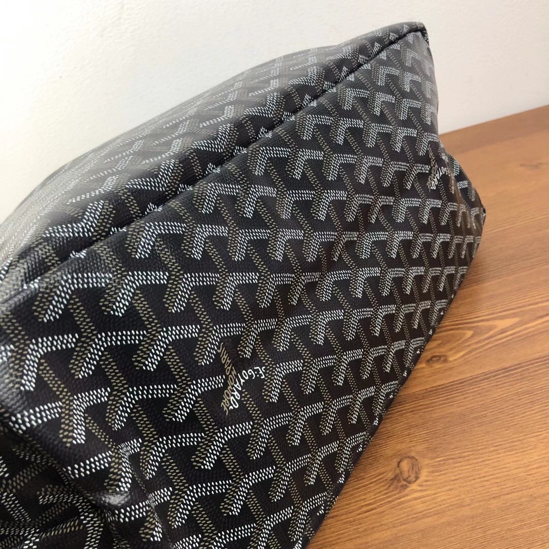 Goyard（戈雅）等待以久最新爆款。Bohème hobo流浪包出货啦！整个包型都非常适用于日常通勤的