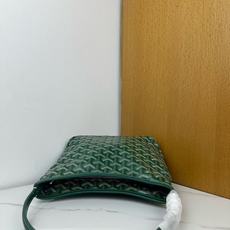 Goyard 新款mini Bohème Hobo腋下包出货啦,迷你包是轻巧、灵活和安全的缩影,这要归功 Goyard 新款mini Bohème Hobo腋下包出货啦,迷你包是轻巧、灵活和安全的缩影,这要归功