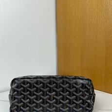 Goyard 新款mini Bohème Hobo腋下包出货啦,迷你包是轻巧、灵活和安全的缩影,这要归功 Goyard 新款mini Bohème Hobo腋下包出货啦,迷你包是轻巧、灵活和安全的缩影,这要归功