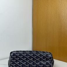 Goyard 新款mini Bohème Hobo腋下包出货啦,迷你包是轻巧、灵活和安全的缩影,这要归功 Goyard 新款mini Bohème Hobo腋下包出货啦,迷你包是轻巧、灵活和安全的缩影,这要归功