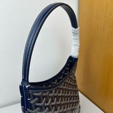 Goyard 新款mini Bohème Hobo腋下包出货啦,迷你包是轻巧、灵活和安全的缩影,这要归功 Goyard 新款mini Bohème Hobo腋下包出货啦,迷你包是轻巧、灵活和安全的缩影,这要归功