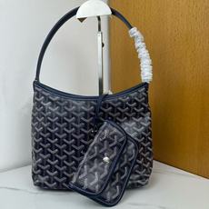Goyard 新款mini Bohème Hobo腋下包出货啦,迷你包是轻巧、灵活和安全的缩影,这要归功 Goyard 新款mini Bohème Hobo腋下包出货啦,迷你包是轻巧、灵活和安全的缩影,这要归功