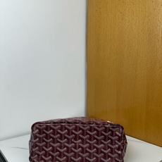 Goyard 新款mini Bohème Hobo腋下包出货啦,迷你包是轻巧、灵活和安全的缩影,这要归功 Goyard 新款mini Bohème Hobo腋下包出货啦,迷你包是轻巧、灵活和安全的缩影,这要归功