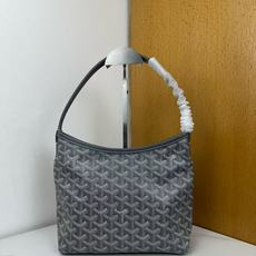 Goyard 新款mini Bohème Hobo腋下包出货啦,迷你包是轻巧、灵活和安全的缩影,这要归功 Goyard 新款mini Bohème Hobo腋下包出货啦,迷你包是轻巧、灵活和安全的缩影,这要归功