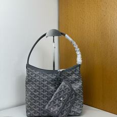 Goyard 新款mini Bohème Hobo腋下包出货啦,迷你包是轻巧、灵活和安全的缩影,这要归功 Goyard 新款mini Bohème Hobo腋下包出货啦,迷你包是轻巧、灵活和安全的缩影,这要归功