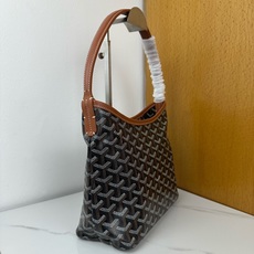 Goyard 新款mini Bohème Hobo腋下包出货啦,迷你包是轻巧、灵活和安全的缩影,这要归功 Goyard 新款mini Bohème Hobo腋下包出货啦,迷你包是轻巧、灵活和安全的缩影,这要归功
