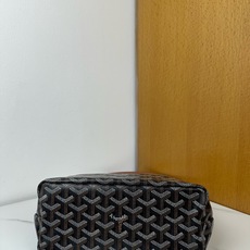 Goyard 新款mini Bohème Hobo腋下包出货啦,迷你包是轻巧、灵活和安全的缩影,这要归功 Goyard 新款mini Bohème Hobo腋下包出货啦,迷你包是轻巧、灵活和安全的缩影,这要归功