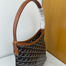 Goyard 新款mini Bohème Hobo腋下包出货啦,迷你包是轻巧、灵活和安全的缩影,这要归功 Goyard 新款mini Bohème Hobo腋下包出货啦,迷你包是轻巧、灵活和安全的缩影,这要归功