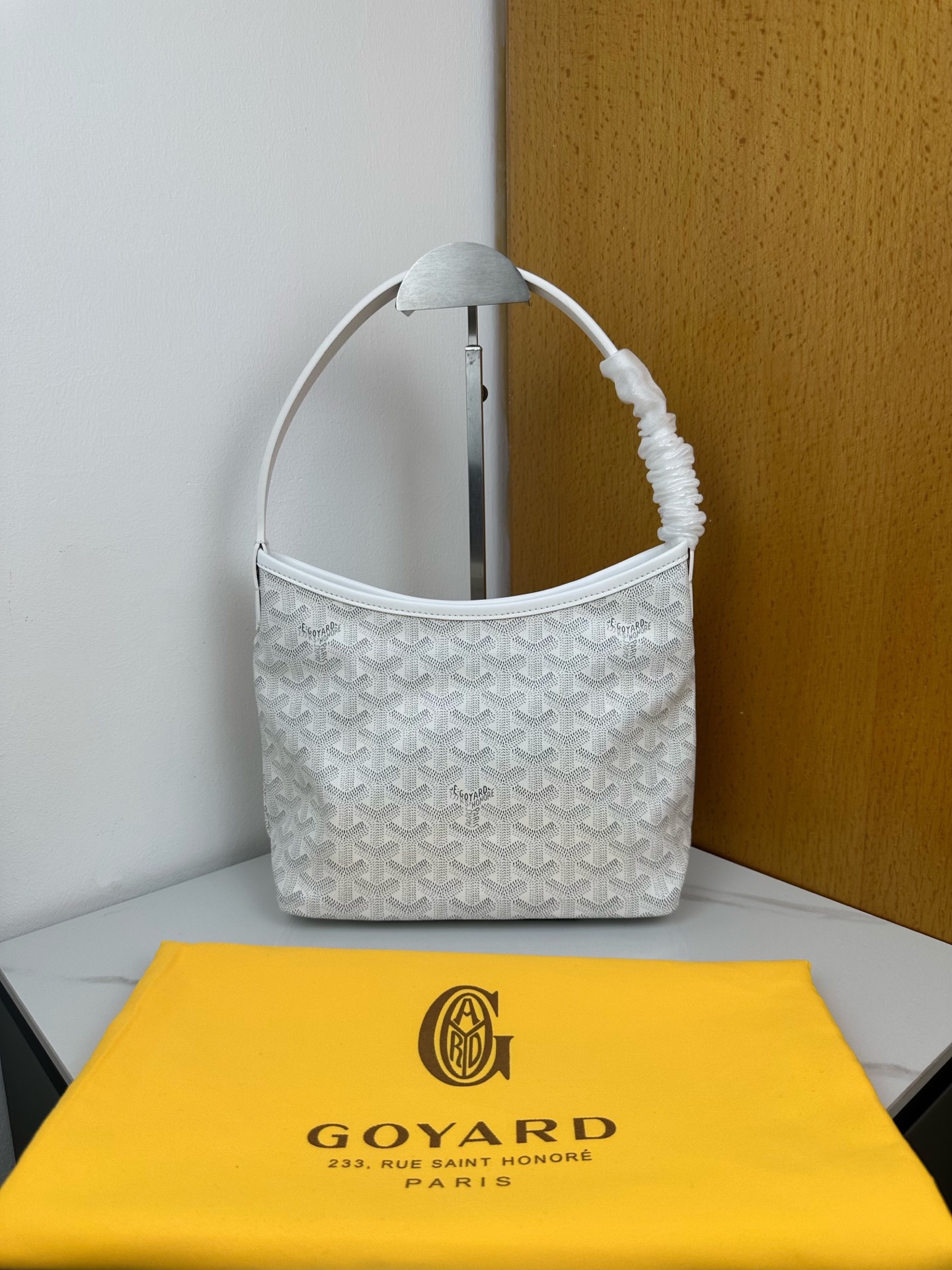 Goyard 新款mini Bohème Hobo腋下包出货啦，迷你包是轻巧、灵活和安全的缩影，这要归功