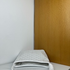 Goyard 新款mini Bohème Hobo腋下包出货啦,迷你包是轻巧、灵活和安全的缩影,这要归功 Goyard 新款mini Bohème Hobo腋下包出货啦,迷你包是轻巧、灵活和安全的缩影,这要归功