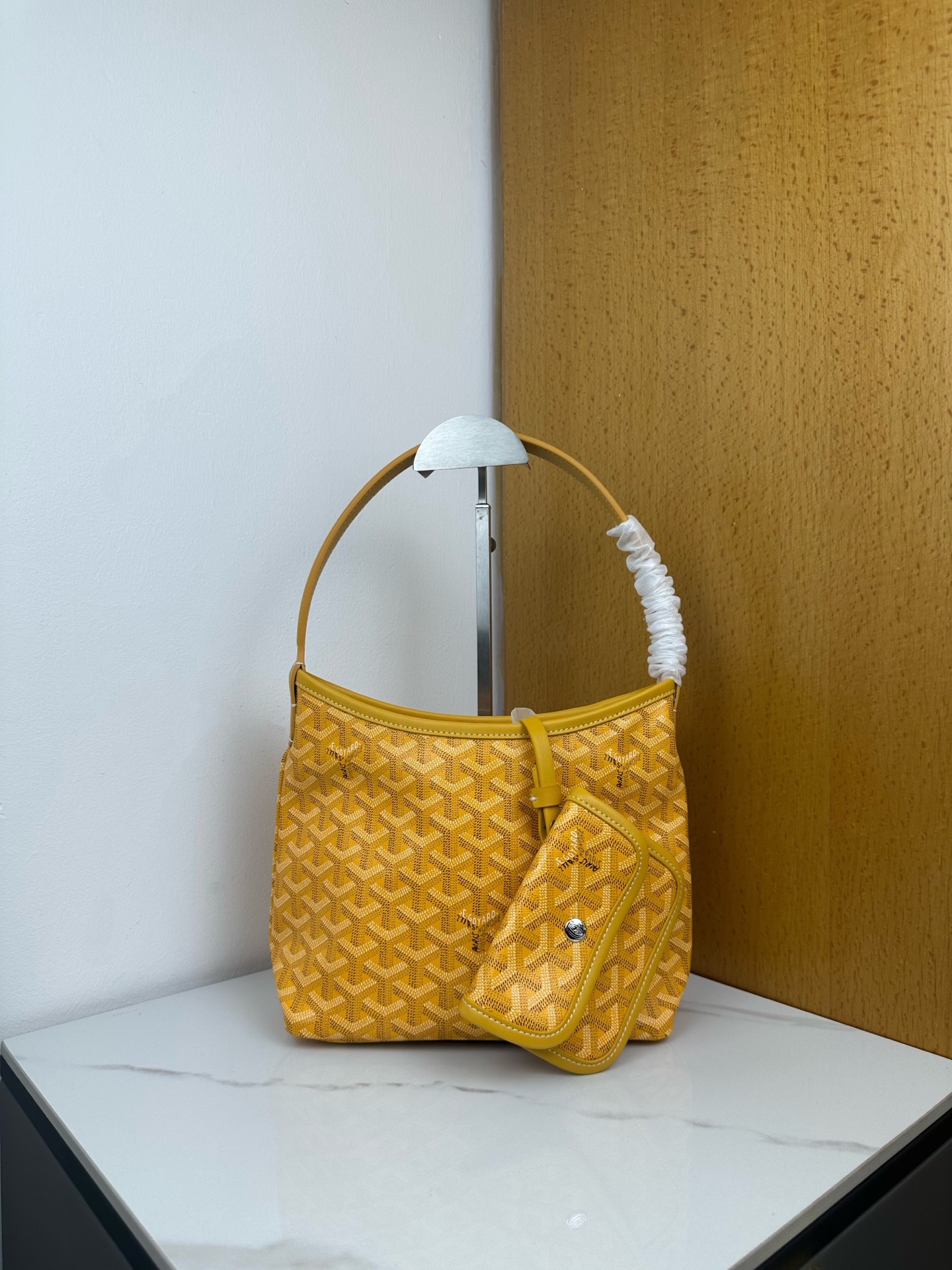 Goyard 新款mini Bohème Hobo腋下包出货啦，迷你包是轻巧、灵活和安全的缩影，这要归功