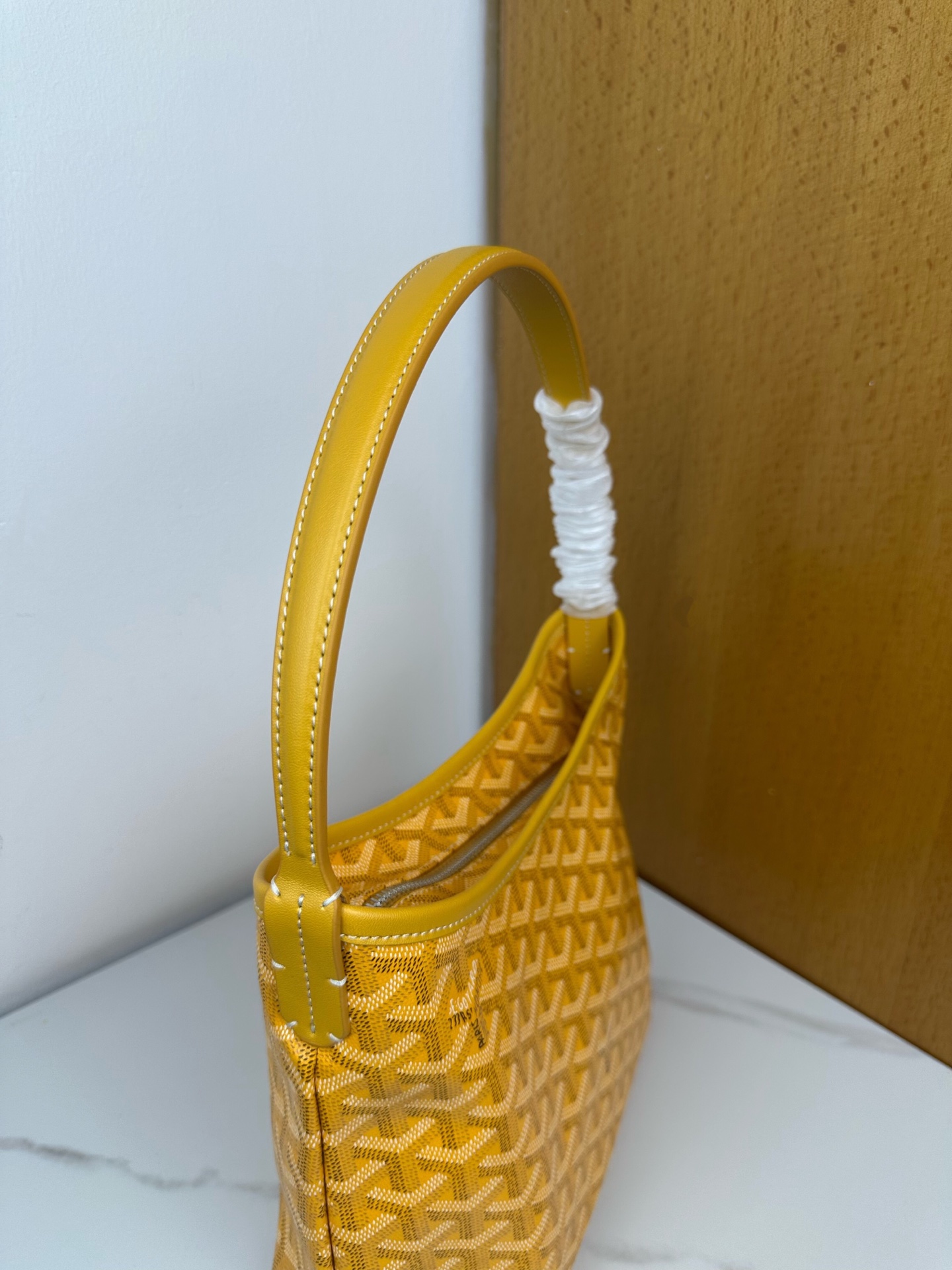Goyard 新款mini Bohème Hobo腋下包出货啦，迷你包是轻巧、灵活和安全的缩影，这要归功