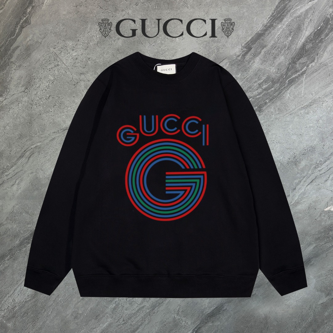 《支持年后退换》 （高版本卫衣） 【长期现货】 〖 GUCCI~古驰〗采用440g重磅面料 区别市场通货，随意搭配各种都是妥妥的帅气😎衣服整体用双坎肩做法，双坎肩做法使整件衣服更加有立体感觉，不是一般工厂能做到如此精细的工种 2025 …