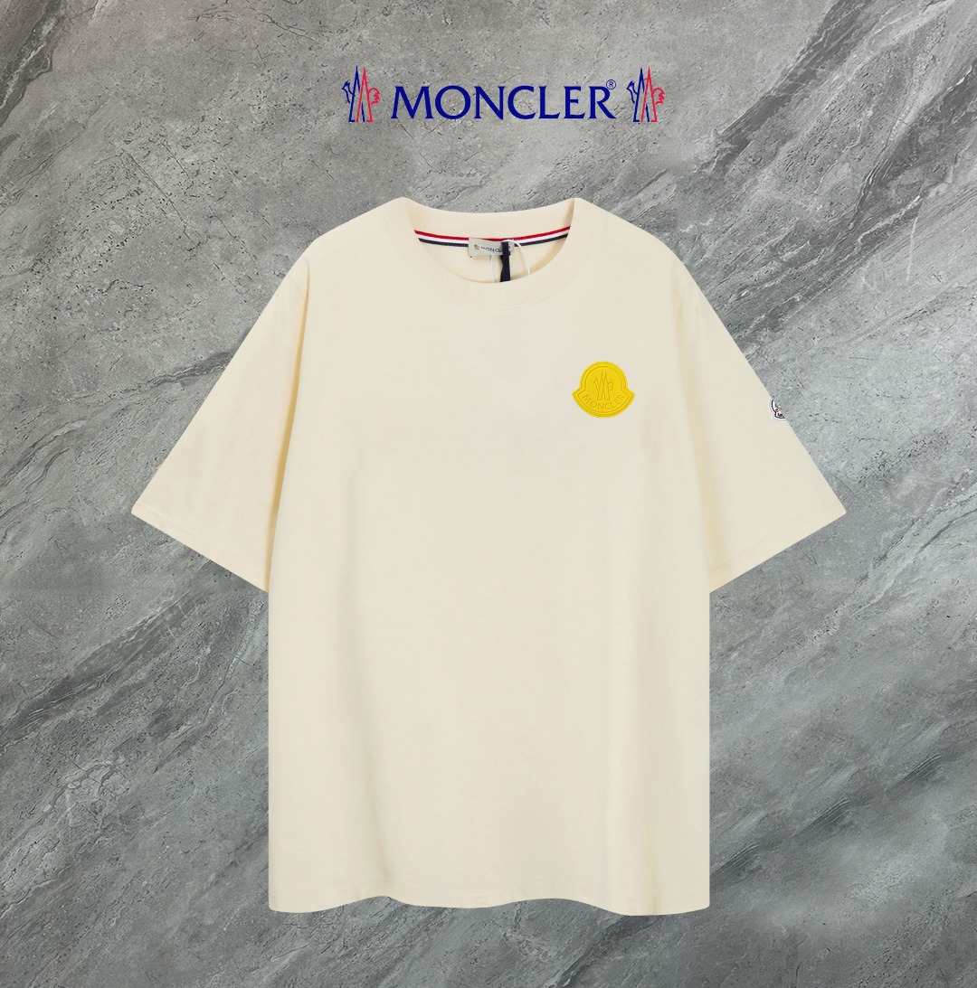 《Apoyo para devoluciones después del Año Nuevo》 《Moncler~Montclair》 Camiseta de manga corta de cuello redondo de alta c…