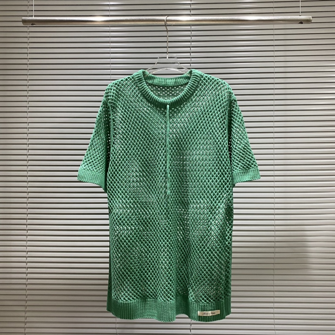 Camiseta de punto de cuello redondo con pequeño logo de rejilla FD Fendi, colores: marrón, verde, tallas: M L XL XXL