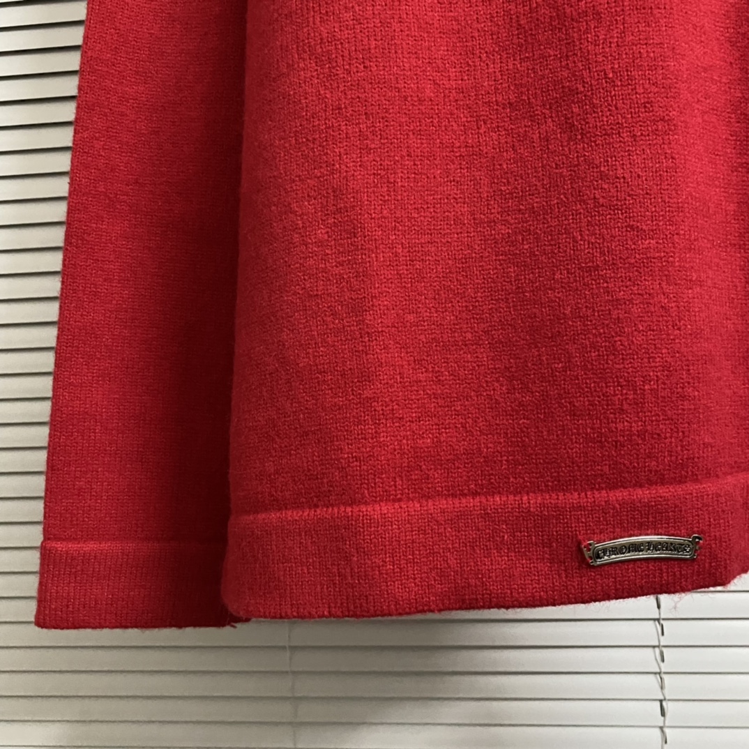 Embroidered Cross Pelt-Collar Sweater in Red, Black, Brown – Sizes SM to XXL - 图片 8