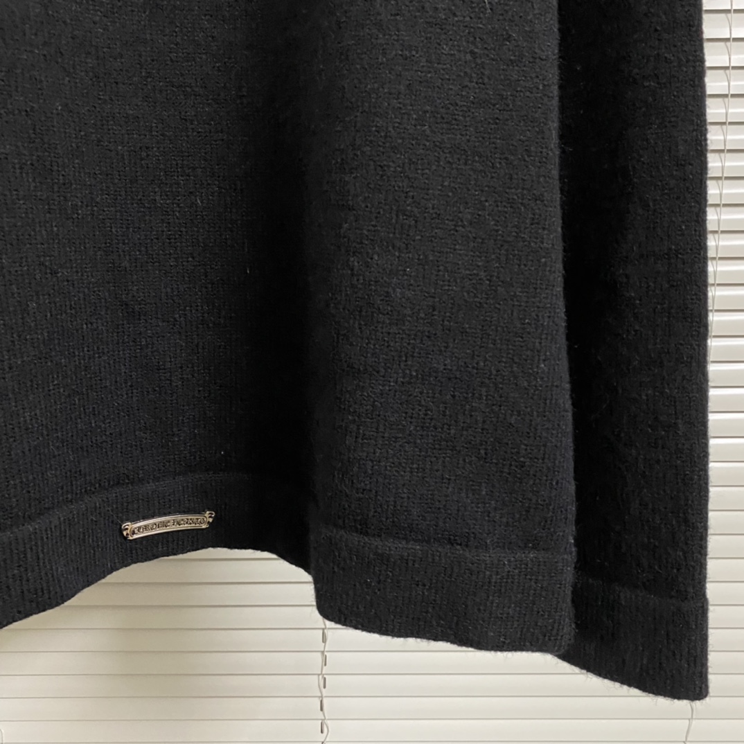 Embroidered Crocino Sweater in Red, Black, and Brown – Sizes SM to XXL - 图片 8