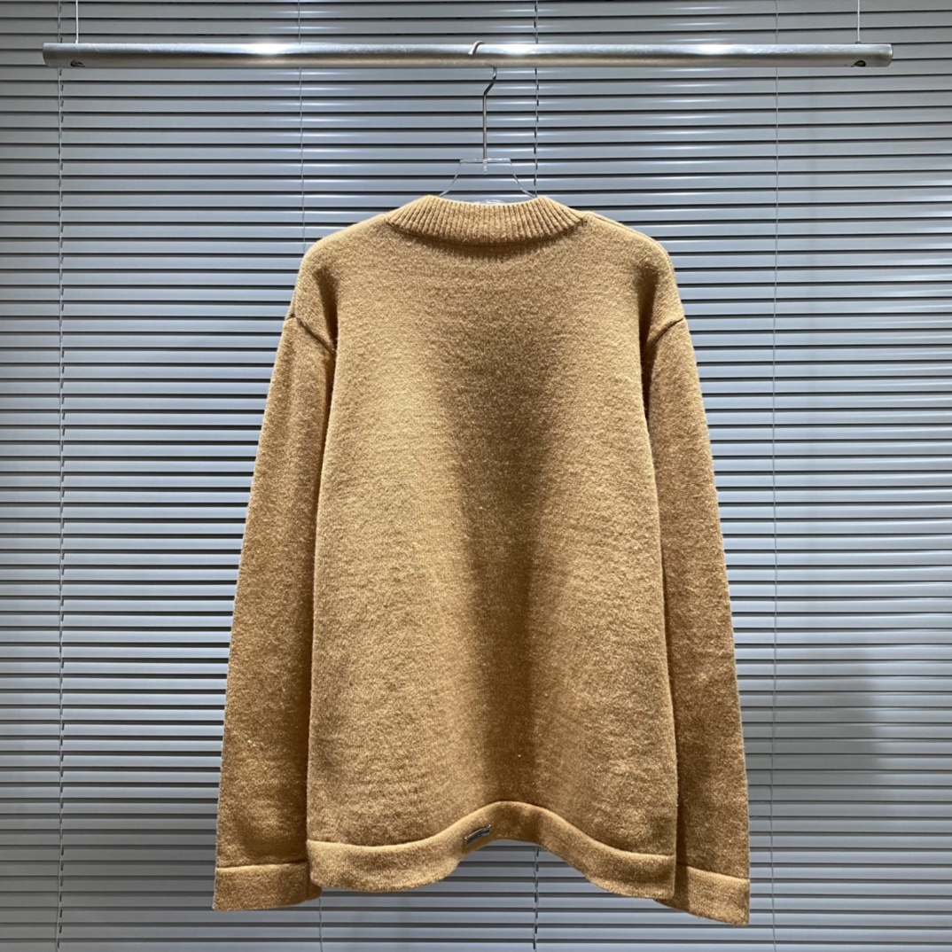 Crozenlogo Embroidered Sweater in Red, Black, and Brown, Sizes SM-XXL, Code 348 - 图片 2