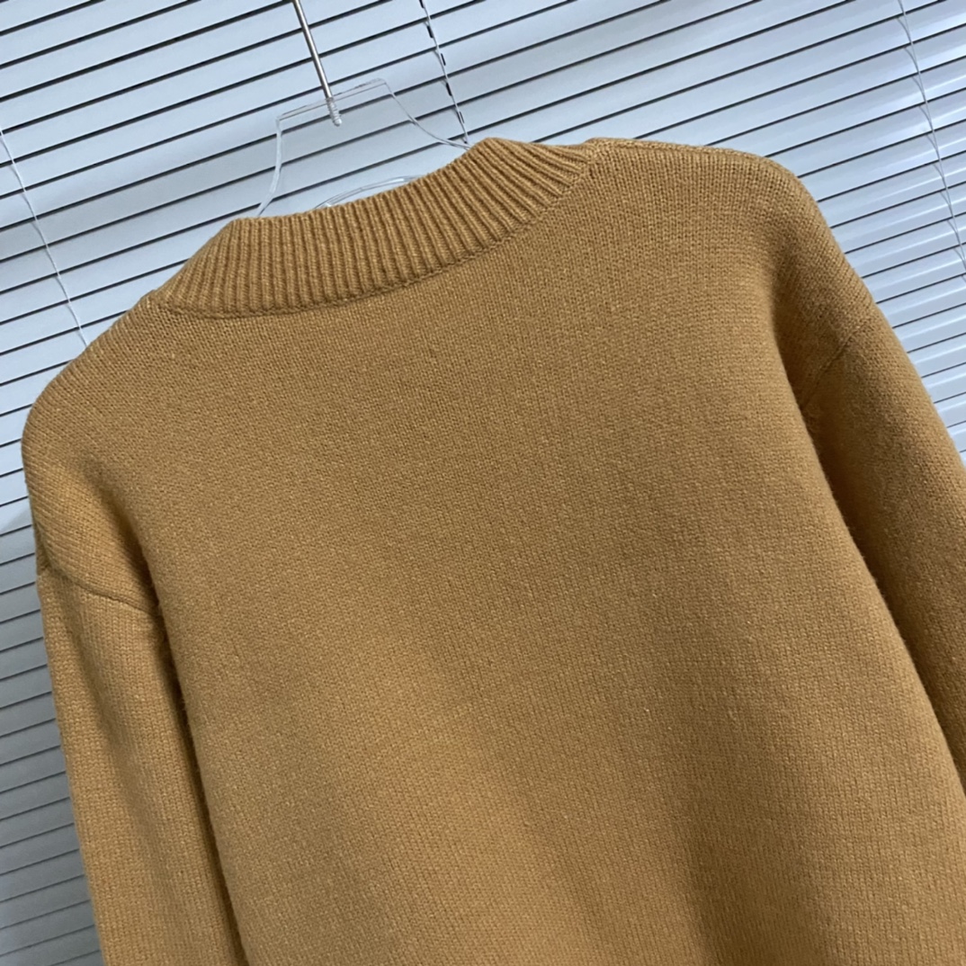 Crozenlogo Embroidered Sweater in Red, Black, and Brown, Sizes SM-XXL, Code 348 - 图片 8
