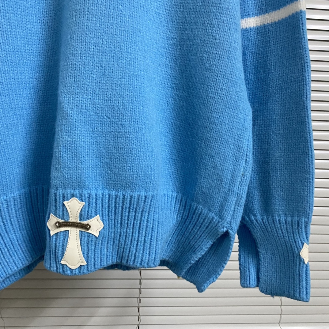 “348 Crooked Crustace Crusades: Sweaters in Blue, Almond, and Black Codes” - 图片 8
