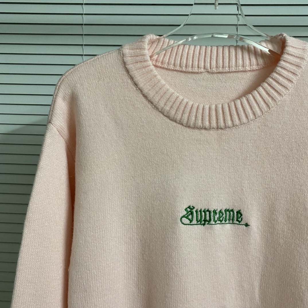 “Supreme Chest Logo Embroidered Collar Tee in Multiple Colors and Sizes” - 图片 4