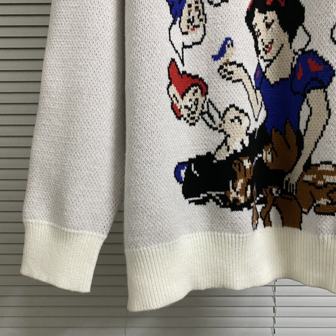 Supreme Snow White and Seven Dwarves Sweaters in Black and White, Multiple Sizes Available - 图片 5