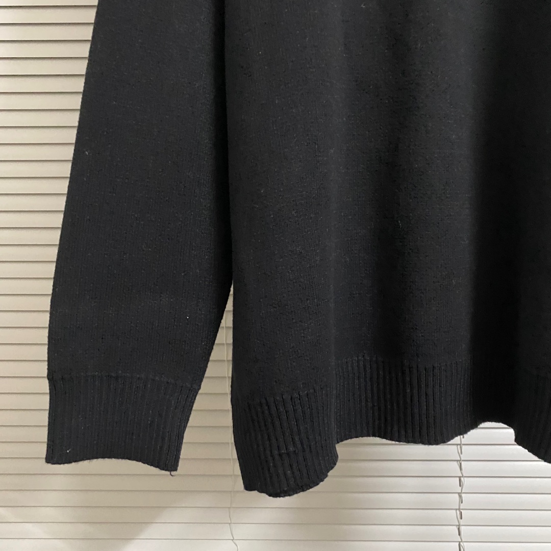 Crooked Magnificent Logo Sweaters in Black and Orange, Available in Various Sizes - 图片 5