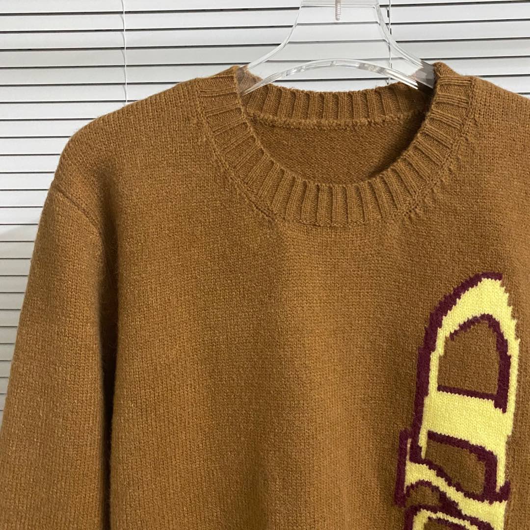 Brown Green Pink Round Sweater with DR Dio Logo, 300 Codes Available - 图片 4