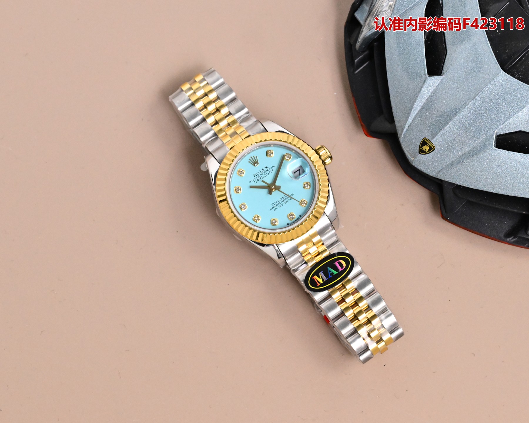 NO:858428,MAD's King of Cost-Effectiveness - Rolex Datejust 28mm A classic timepiece designed specifically for women, the combination of technology and beauty lives up to expectations. This Datejust 28mm once again starts with the details. This time's features: 1. The shell is made of the purest 904 steel raw material, and the dog tooth ring is made of platinum. CNC technology makes the ring mouth more three-dimensional, without burrs, and the diameter and inner diameter are consistent with the original!  The thickness of the case is 10.3mm, which is consistent with the original!  What’s more, the platinum material of the crown matches the original ring, and the crown screw-in double buckle lock dual waterproof system!  2. Mirror scratch-resistant blue crystal glass, anti-reflective convex magnifying calendar window!  3. The crown logo that is characteristic of Rolex dials, MAD factory has overcome it with technology!  There are also scales with various characteristics that are comparable to the original ones, as shown in the detailed pictures below!  4. Using Swiss 2671, nh05 movement!  There are two kinds of movements for you to choose from. MAD factory, the king of cost performance, creates the most perfect cost performance. Welcome to inquire!  5. MAD factory uses the original mold-making so-called new double-headed 904L stainless steel steel belt, the middle beads of Crescent Bay, the thickness is thin, it will be more suitable for women's wrists and looks more beautiful!  ,,rolex19860909MAD性价比之王——劳力士日志型28mm 专为女性而设计的经典时计,技术而美观的结合不负期望,本次日志型28mm再次从细节入手,本次特点 1.外壳以最纯粹的904钢原材料制造,狗牙圈以白金材质打造,CNC技术让圈口菱角更加立体,无毛刺,直径、内径尺寸吻合原装！表壳厚度10.3mm与原装一致！ 更提一点是表冠白金材质与圈口搭配吻合原装,表冠旋入式双扣锁双重防水系统！ 2.镜面抗刮损蓝水晶玻璃,防反光凸透式放大日历窗！ 3.劳力士表盘特点的皇冠logo,MAD厂还是技放术攻克了！还有各种特点的刻度丁都媲美原装,如下面细节图！ 4.采用瑞士2671、nh05机芯！两种机芯任君选择,MAD厂性价比之王打造最完美的性价比,欢迎询价！ 5.MAD厂用原装开模所谓的新款双头粒904L不锈钢钢带,月牙湾的中珠,厚度偏薄,对于女性手腕会更加贴服,看起来比较美观！,,rolex,Watch