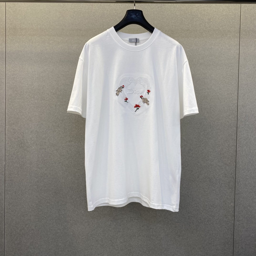 NO:755269,Dior 26 early spring new love pattern letters embroidery round neck short sleeves size s-xL, Dior-clothing, dior, dior, T-shirt,19860909Dior 26早春新款爱心图案字母刺绣花圆领短袖码数s-xL,迪奥-服装,dior,dior,T-shirt,,Women's clothing